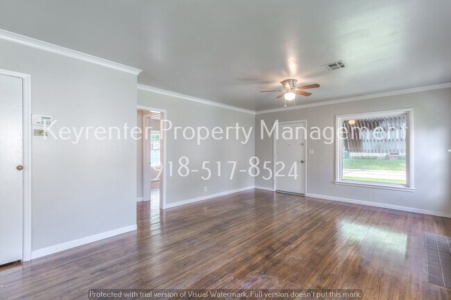 Building Photo - 2 Bed | 1 Bath in Tulsa!