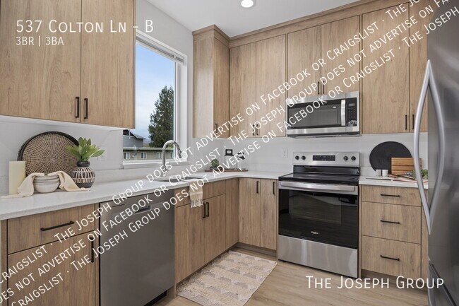 Building Photo - 537 Colton Ln