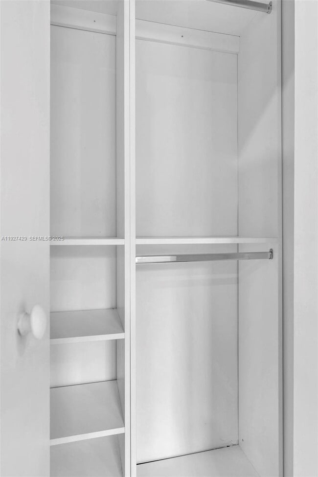 Building Photo - 1123 NE 1st Ave.