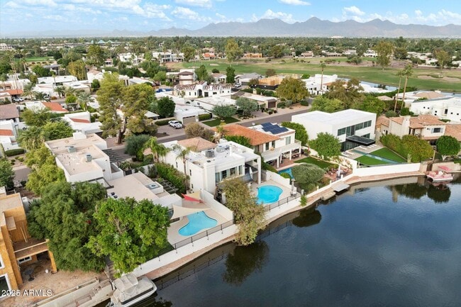 Building Photo - 7613 E Vía Del Reposo