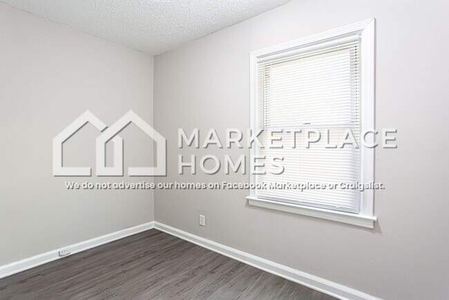 Building Photo - 3516 Maryvale Dr