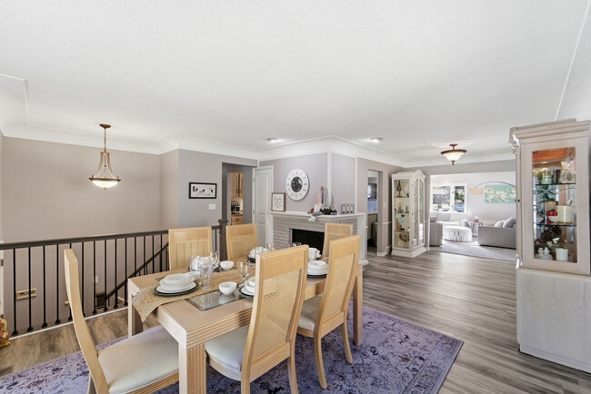 Building Photo - 6502 Allison Ave