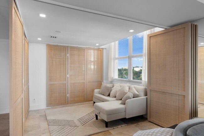 Building Photo - 1801 S Flagler Dr