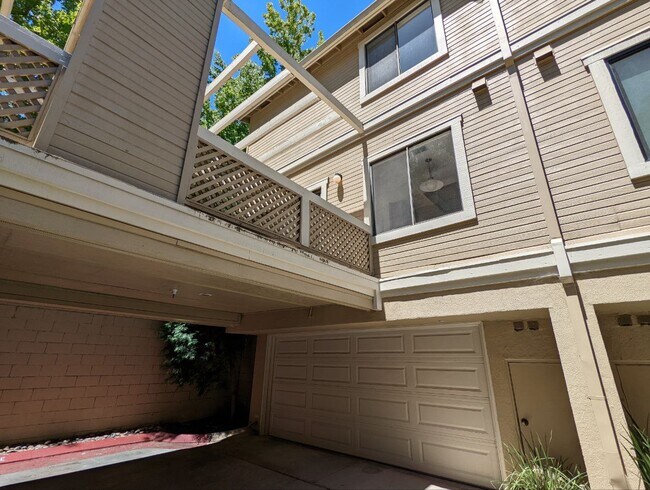 Building Photo - 970 La Mesa Terrace
