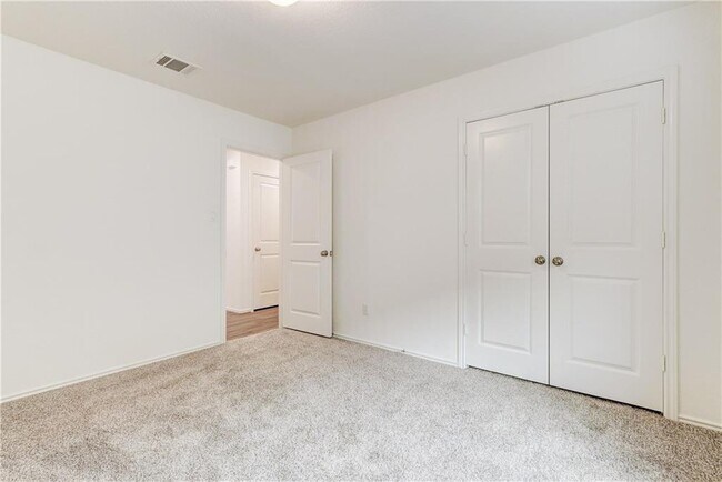 Building Photo - 5808 San Savino Dr