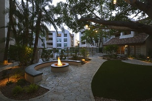 Fire Pit and Courtyard - Del Prado