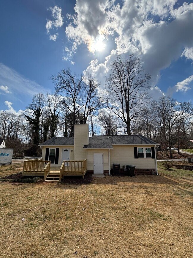 Building Photo - 414 Indian Trail