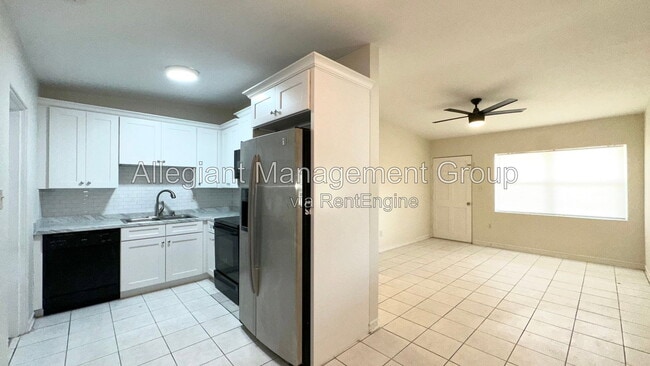 Building Photo - 4110 Alverado St