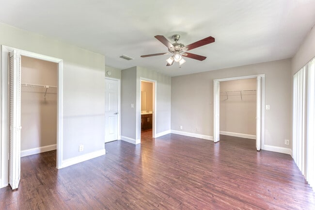 Building Photo - 660 Coventry St