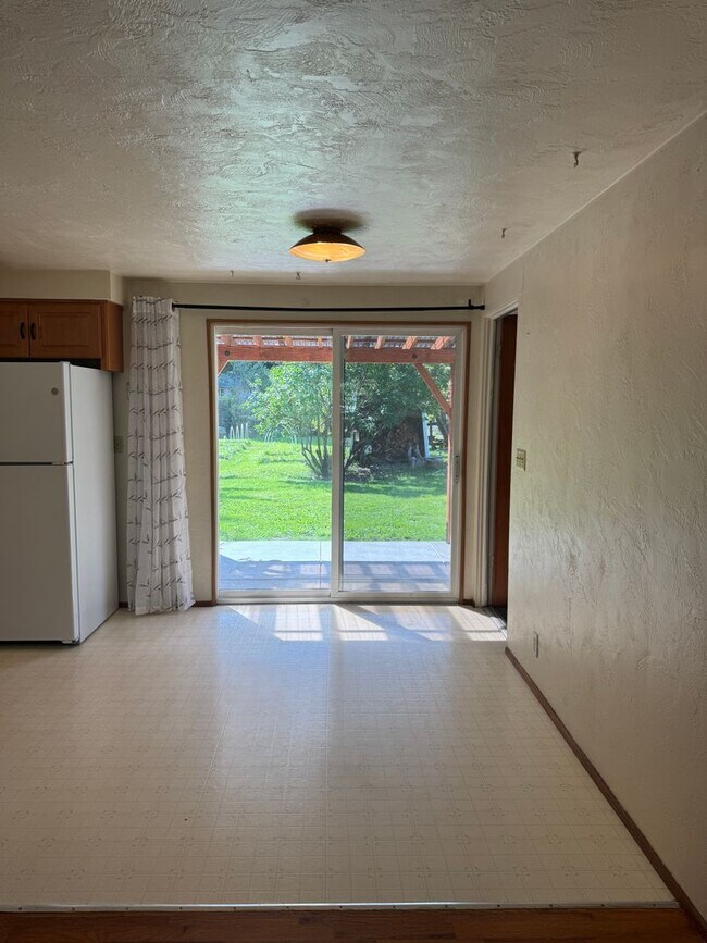 Building Photo - 1270 W Hilliard Ln