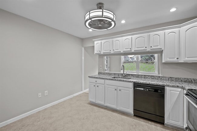 Building Photo - 407 Sierra Vista Ln