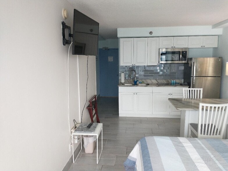 Building Photo - 1909 S Atlantic Ave