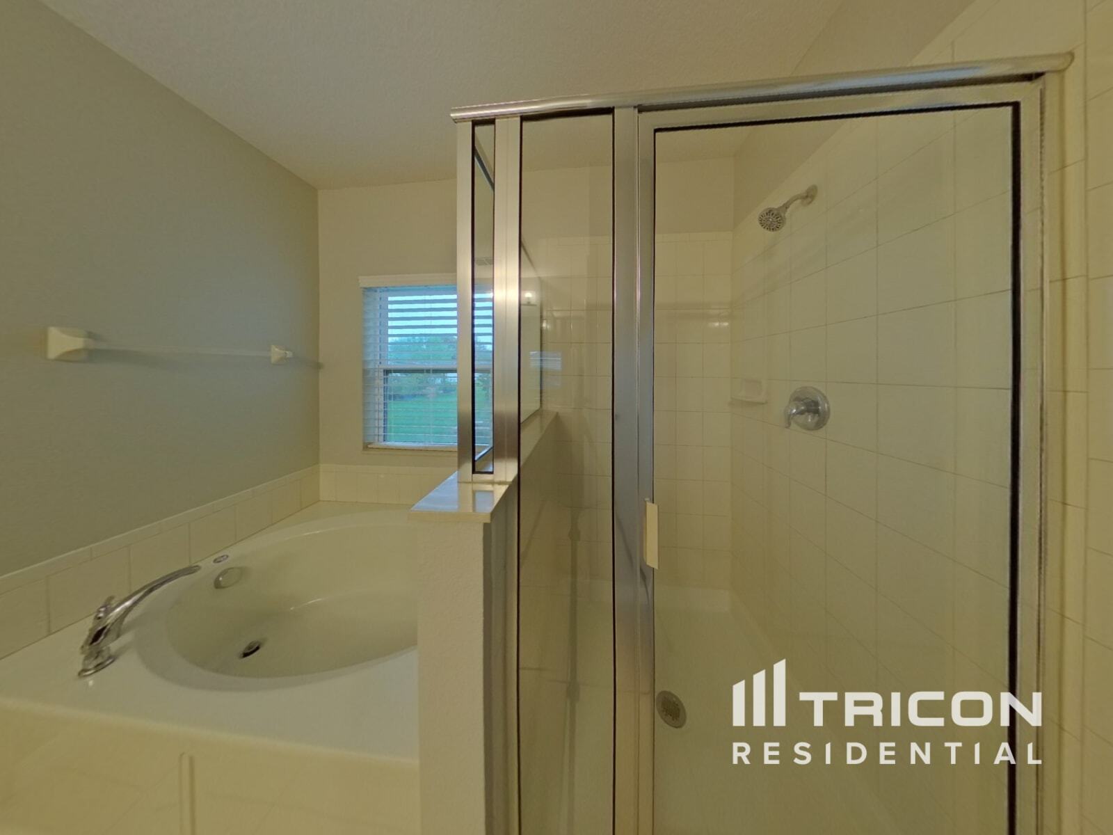 Building Photo - 4925 Rockvale Dr