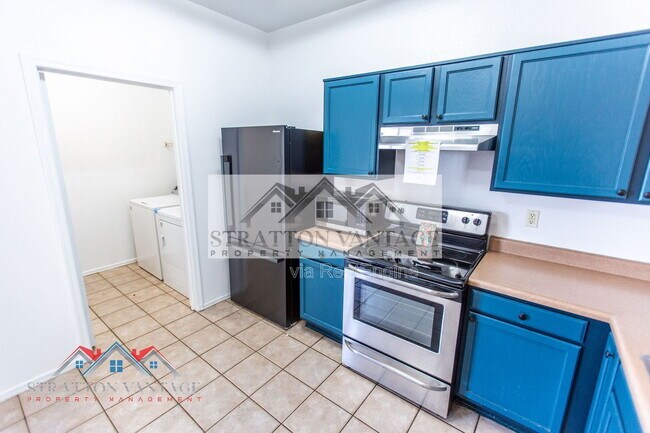 Building Photo - 16092 W Woodlands Ave