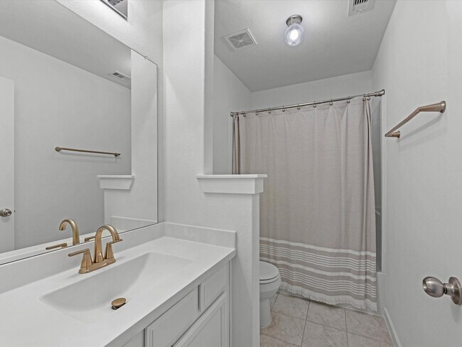Building Photo - 15410 Cordach Dr