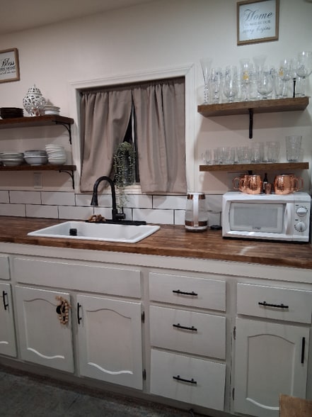 Building Photo - 1022 S Vancouver Ave