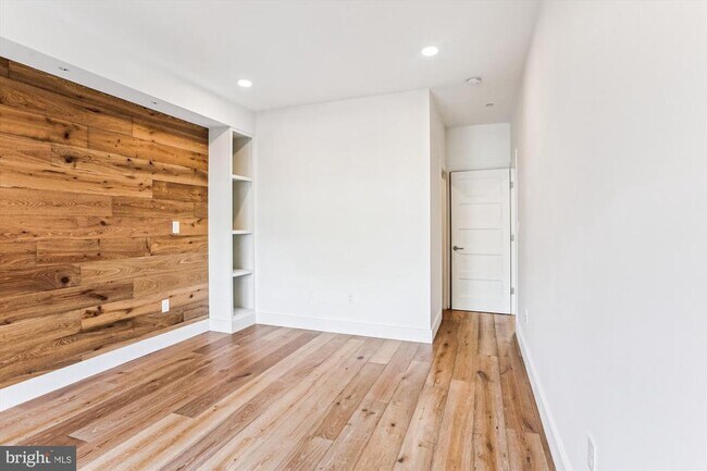 Building Photo - 2409 37th St NW