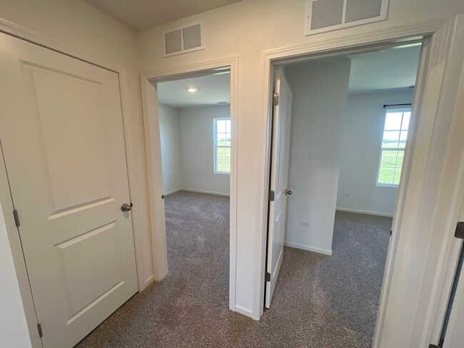 Building Photo - 7615 Violet Ln