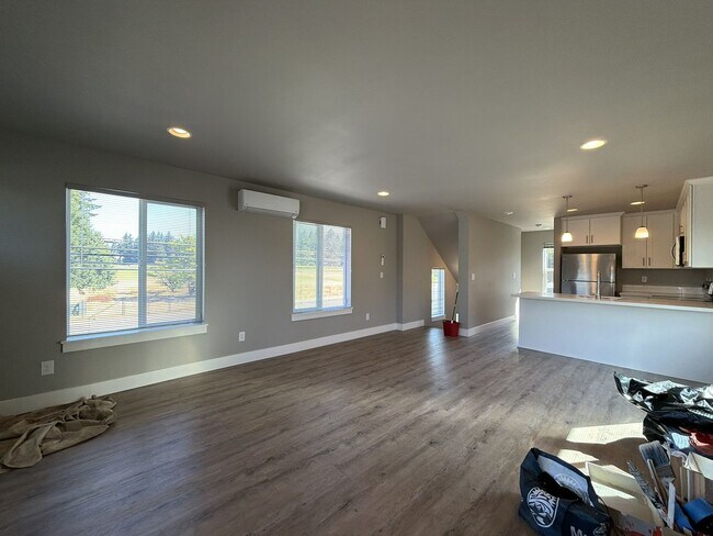 Building Photo - 13214 NE Glisan St