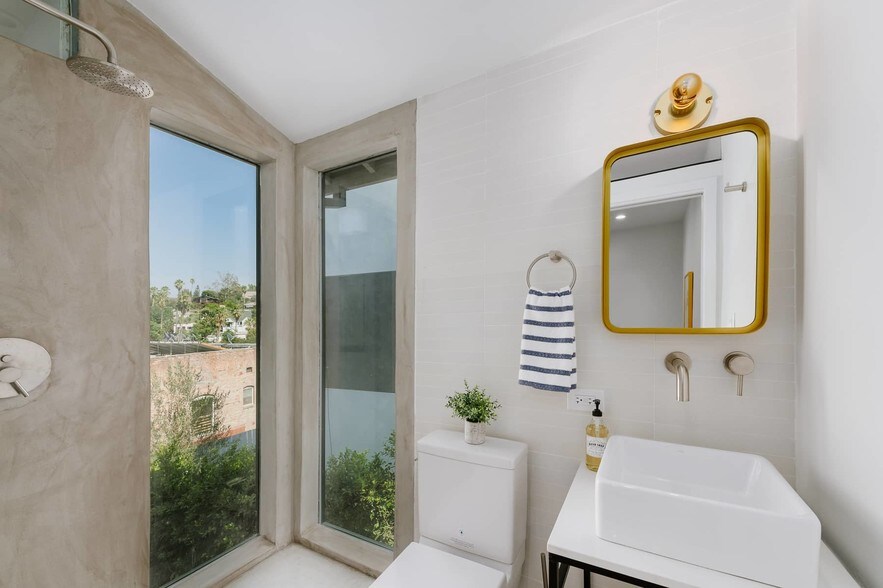 Building Photo - 3429 Larissa Dr