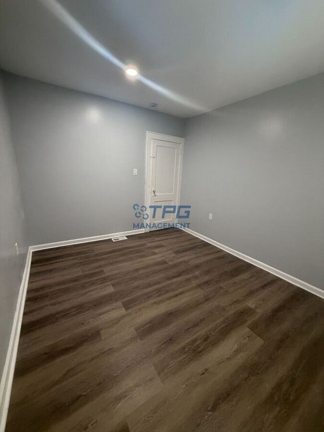 Building Photo - 134 Dewey St