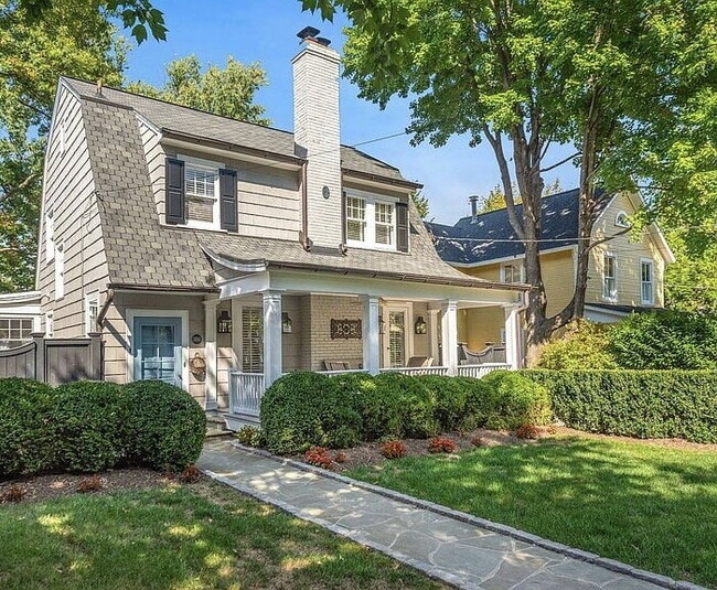 Building Photo - 3-Bed, 4-Bath Retreat in Chevy Chase!"