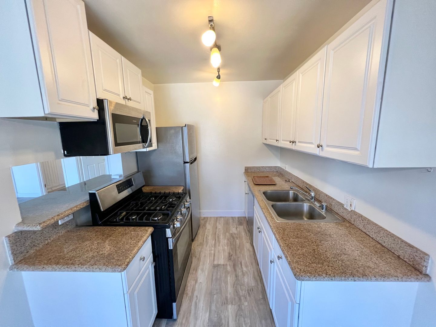 Building Photo - 3608 Keystone Av