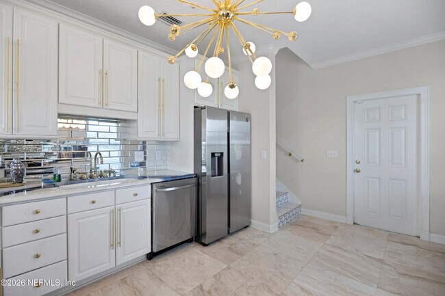 Building Photo - 200 Sunstone Ct