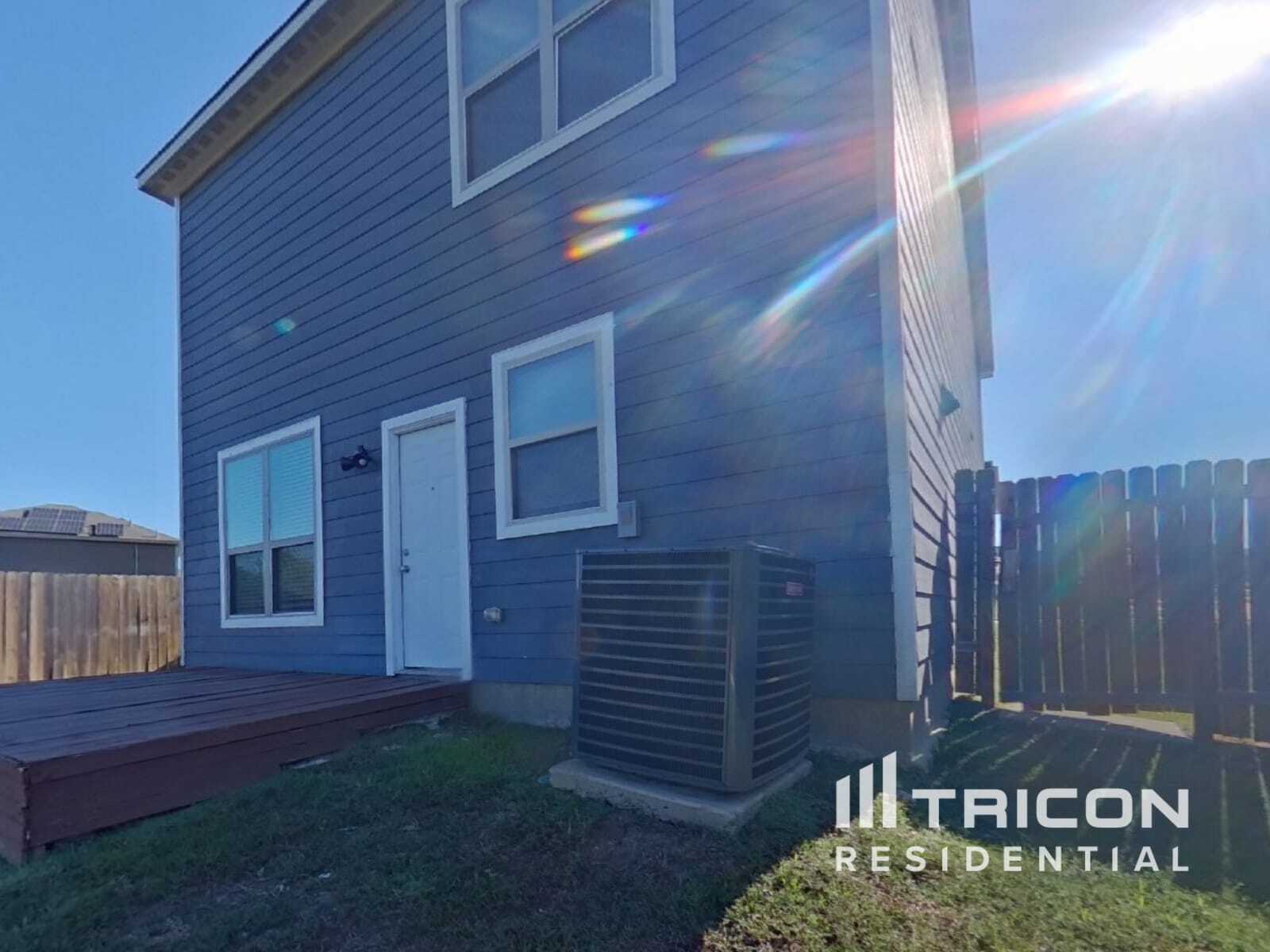 Building Photo - 1335 Coltview Pl