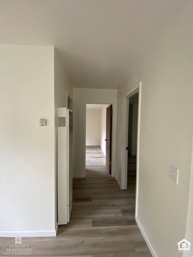 Building Photo - Charming  2BD/2BA Home in Sonoma