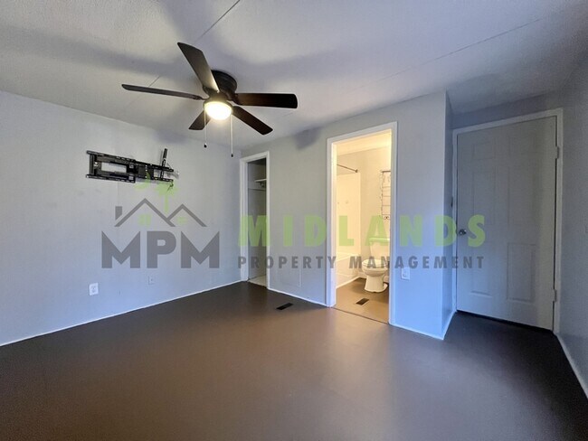 Building Photo - 240 Rister Rd