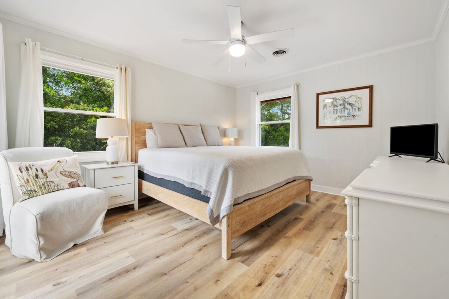 Building Photo - 165 Pioneer Loop