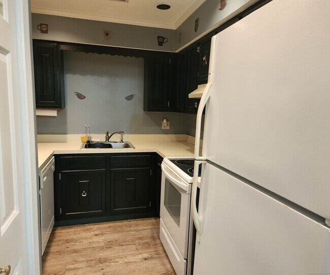 Building Photo - 405 Glendale Ave