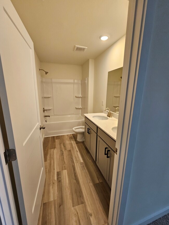 Building Photo - 7327 Bendire Lp