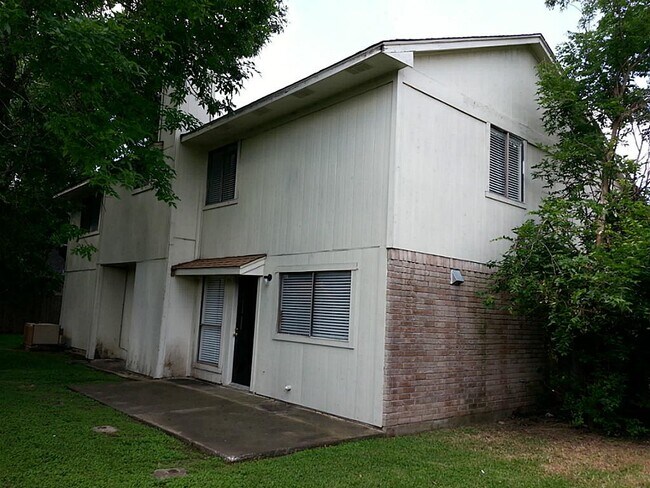 Building Photo - 1907 Liberty Point Ln