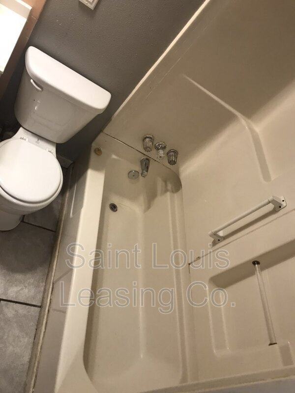 Building Photo - 370 St Edward Ln