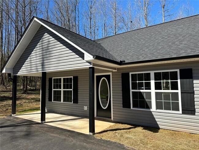 Building Photo - 295 Pony Lake Rd
