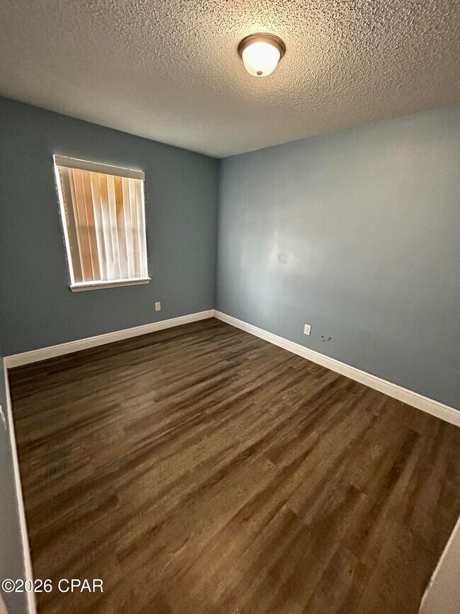 Building Photo - 6321 Lenawee St