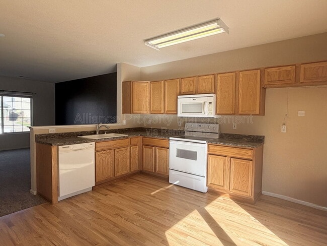 Building Photo - 6243 Riverdale Dr