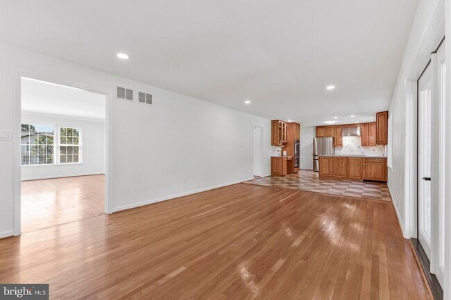 Building Photo - 7730 Falstaff Rd