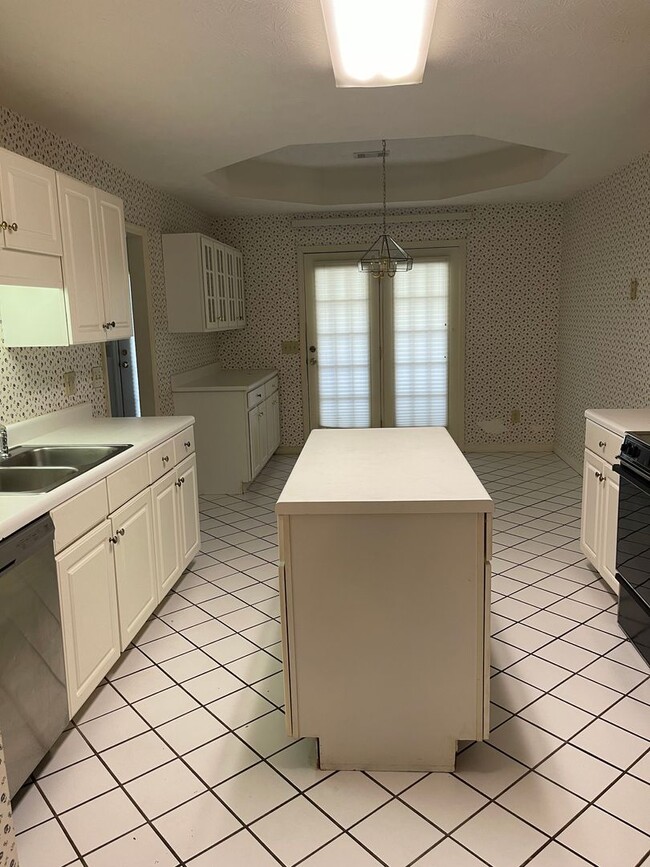 Building Photo - Single Family - Auburn