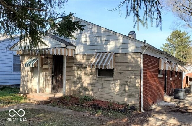 Building Photo - 3729 Kinnear Ave