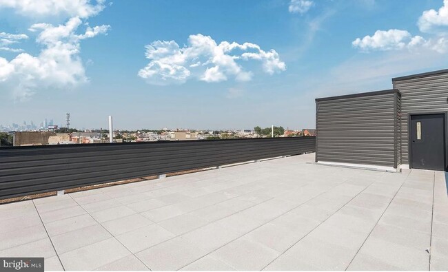 Building Photo - 337 Richmond St