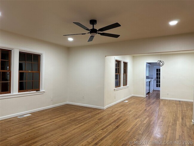 Building Photo - 1235 S Gary Pl