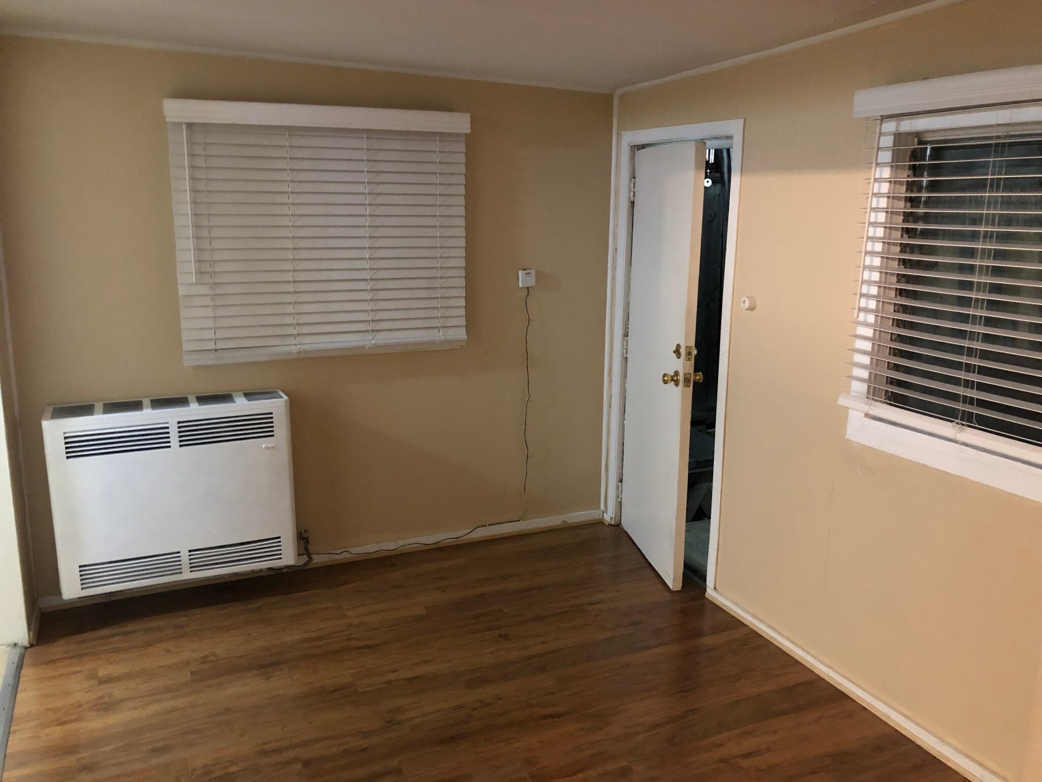 Front room - 10742 Palms Blvd