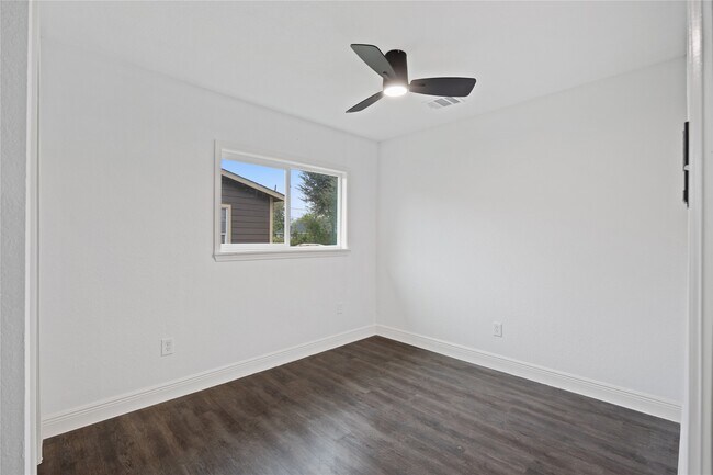 Building Photo - 125 Bolden St