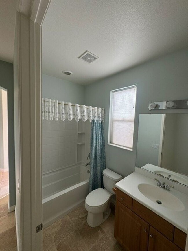 Building Photo - spacious 2 bedroom 2 bath home with office in Del Webb