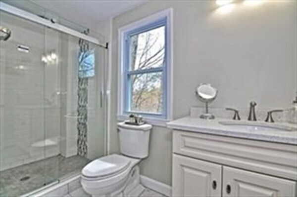 Building Photo - 16 Oak Hill Rd