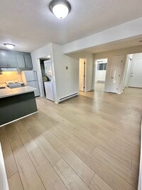 Building Photo - 492 East St