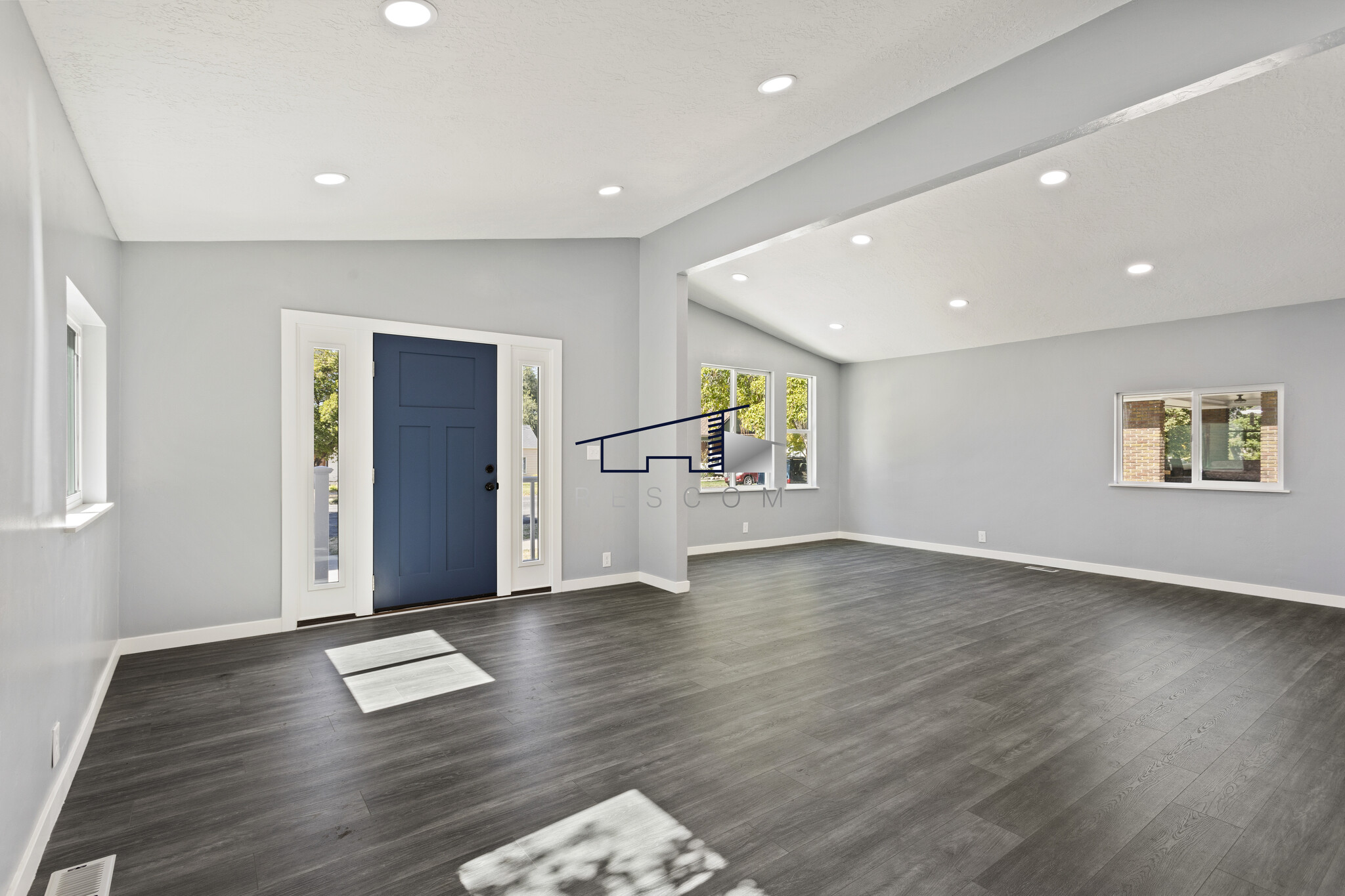 Building Photo - 2060 Jefferson Ave